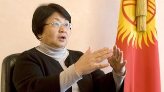 Киргизстан иска 1 млрд. долара международна помощ