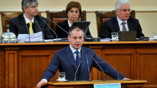 Парламентът прие доклада на комисията "анти-Станишев"