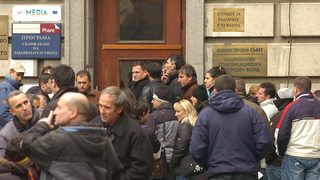 Правителството освободи шефа на агенцията за българите в чужбина