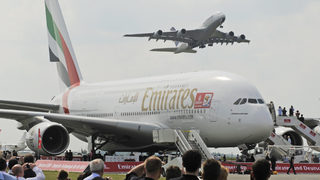 Дубайската авиокомпания Emirates ще поръча 32 самолета <span class="highlight">A380</span>