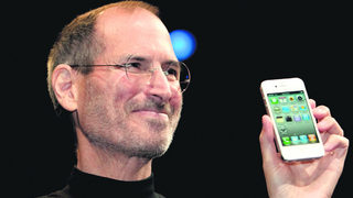 Apple ще тества конкуренцията при смартфоните с iPhone 4