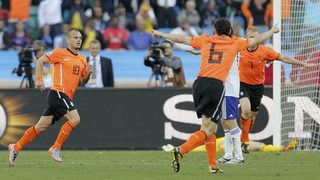 Холандия почти сигурно е на осминафинал след 1:0 над Япония