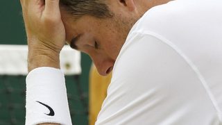 Изтощен, маратонеца Джон Иснер отпадна в бърз мач от "Уимбълдън"