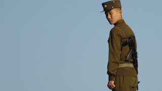Пхенян заплаши с "физически отговор" военните учения на Вашингтон и Сеул