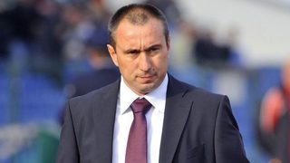 <span class="highlight">Станимир</span> Стоилов иска тактическа дисциплина и самочувствие от отбора
