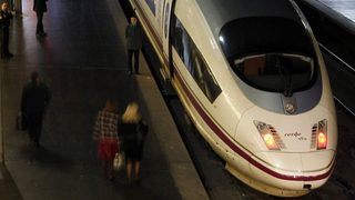 <span class="highlight">Влак</span> от Барселона за Милано пристигна в... Цюрих