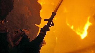 Експлозия причини пожар близо до летището в Сан Франциско