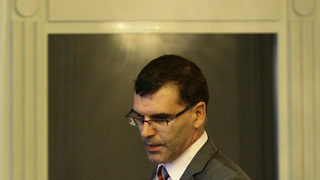 Сделката на Милен Велчев за дълга ще се анализира от независими експерти