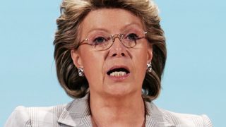 Париж към Еврокомисията: Така не се говори на голяма сила като Франция