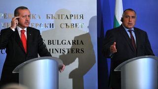 Газовата <span class="highlight">връзка</span> с Турция ще е част от НАБУКО, за да ползва еврофинансиране