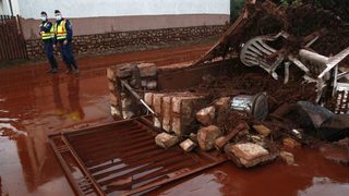 Унгария обяви бедствено положение заради авария в химически завод