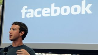 Facebook продължава да затяга контрола над личните данни