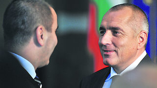 Алексей Петров контраатакува