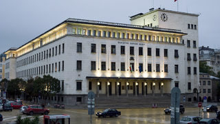 Приходите на банките са в задънена улица