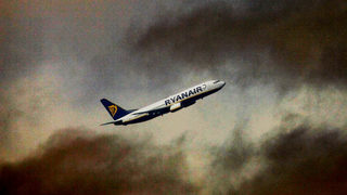 Ryanair изчаква ирландското правителство за придобиването на <span class="highlight">Aer</span> <span class="highlight">Lingus</span>