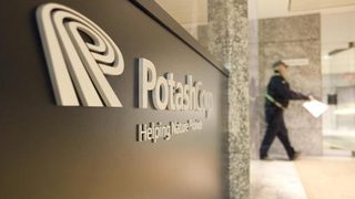 Канада блокира офертата на <span class="highlight">BHP</span> <span class="highlight">Billiton</span> за придобиване на Potash