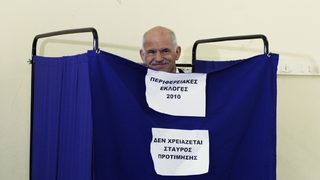 ПАСОК взе Атина и Солун, 54% от избирателите се въздържаха