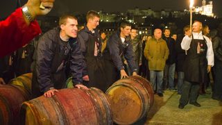 Фотогалерия: Новото <span class="highlight">божоле</span> пристигна