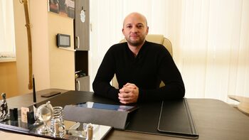 Кой е Олег Невзоров, който изгради незаконно селище край 