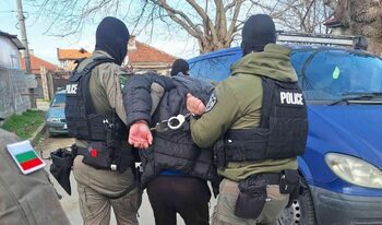 Осем души са арестувани при акция срещу купуването на гласове в Карнобат