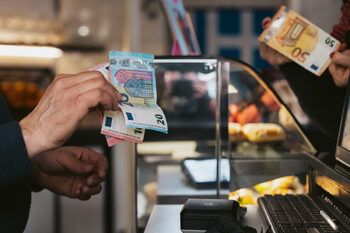 БНБ допуска над 6% инфлация и поскъпване на храните при по-продължителен енергиен шок