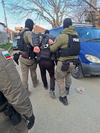 МВР арестува за ден близо 50 души за изборни измами след акции в цялата страна