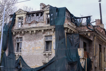 Ще оцелее ли Къщата на Гешов, докато съдът изясни кой е нейният собственик