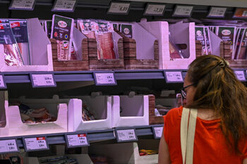 Комисията на потребителите Въвеждането на еврото не повлия на цените, но войната в Иран се отрази