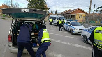 МВР задържа осем души за изборни измами във Враца