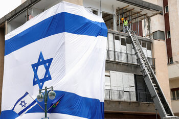 Трима души са убити при стрелба до израелското консулство в Истанбул