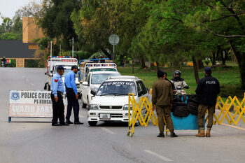 И Ванс, и иранската делегация пристигнаха в Пакистан