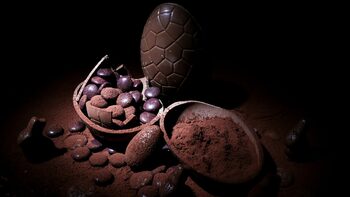 Защо шоколадът все още е скъп, след като какаото поевтиня