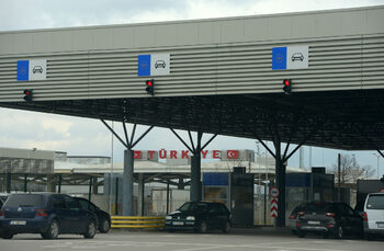 Агенцията по храните е спряла над 370 тона опасни храни на границата