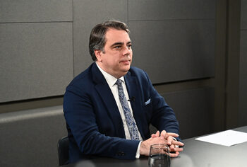 Асен Василев за икономическата програма на Радев: Това е постна пица