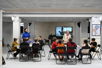 Учителят отсъства? Ако трябва, и директорът ще преподава, но няма да има свободен час