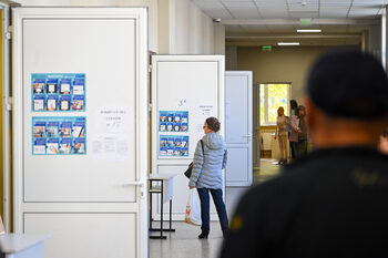 Избори 2026: Денят на вота на живо – активност, сигнали, гласуването в страната и чужбина