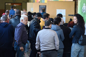 Избирателната активност към 16 ч. надхвърли 34%