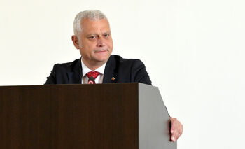 Емил Дечев съобщи за близо 1000 сигнала срещу ГЕРБ и ДПС за изборни престъпления