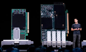 Кой е Джон Тернъс, наследникът на Тим Кук начело на 