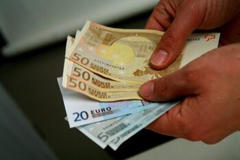 ЕС изравни наказанията за корупция: поне три години затвор и глоба