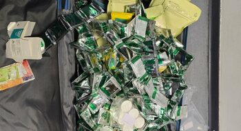 Недекларирани лекарства и хранителни добавки са открити в багажа на индийци на летището в София