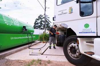 Петролът скочи до най-високото си ниво от 2022 г. сред блокажа на преговорите