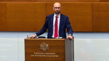 Финансовият министър: Няма нужда от нов дълг за пенсии и заплати, трябва да спрат кражбите