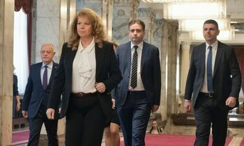 ДБ осъди руските удари по Украйна и разкритикува Радев за мълчанието