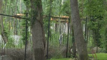 Ограда около строителен обект в местността "Баба Алино" е пр