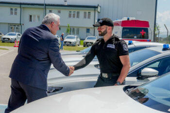 Снимка на деня: "Гранична полиция" получи автомоби