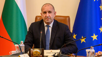 Радев увери доблестните служители на МВР, че са с развързани