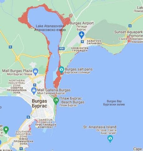 Очертанията на Атанасовското езеро край Бургас може да се окажат сериозно променени в следващите няколко години.