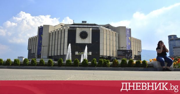 Главният вход на НДК ще бъде постоянно затворен освен при "големи ...