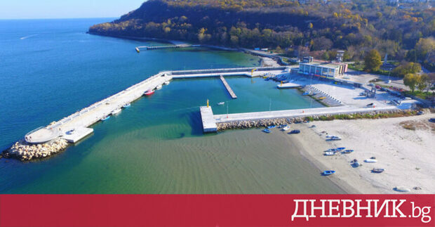 Във Варна започва работата по разчистване на пясъка блокирал новото